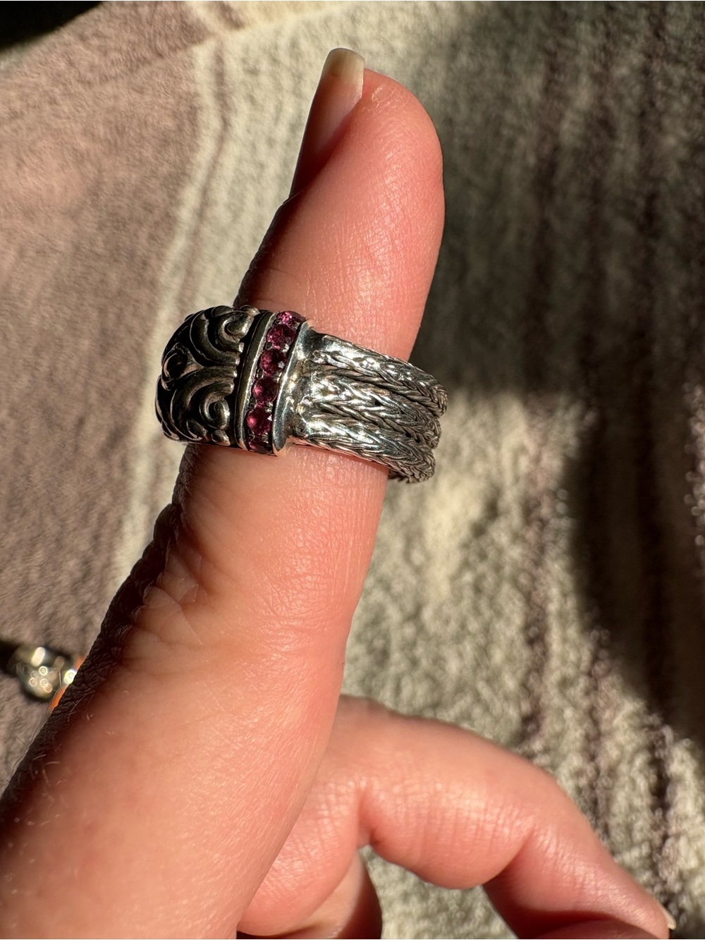 Robert Manse Silver Filigree Ring with Gold Accent featuring Garnets Size 7 - Picture 5 of 16